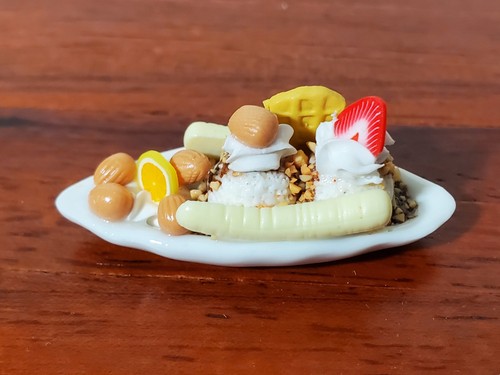 Casa delle bambole banana - bambole,